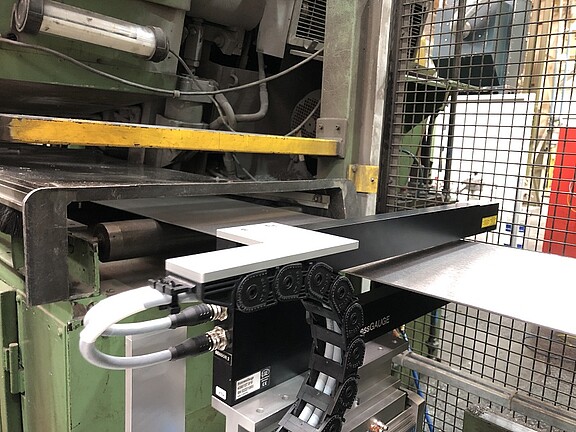 image of thicknessgauge in a process line